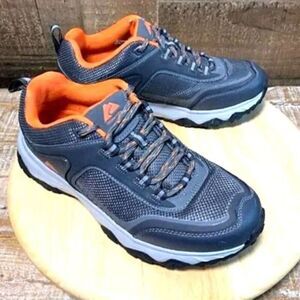 Water Repellant Hiking Shoes . Size: 6 .......... Leather and Mesh . Ozark Trail